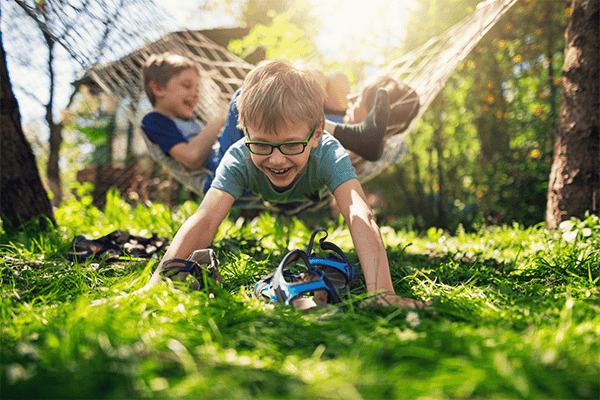 kids playing in the yard